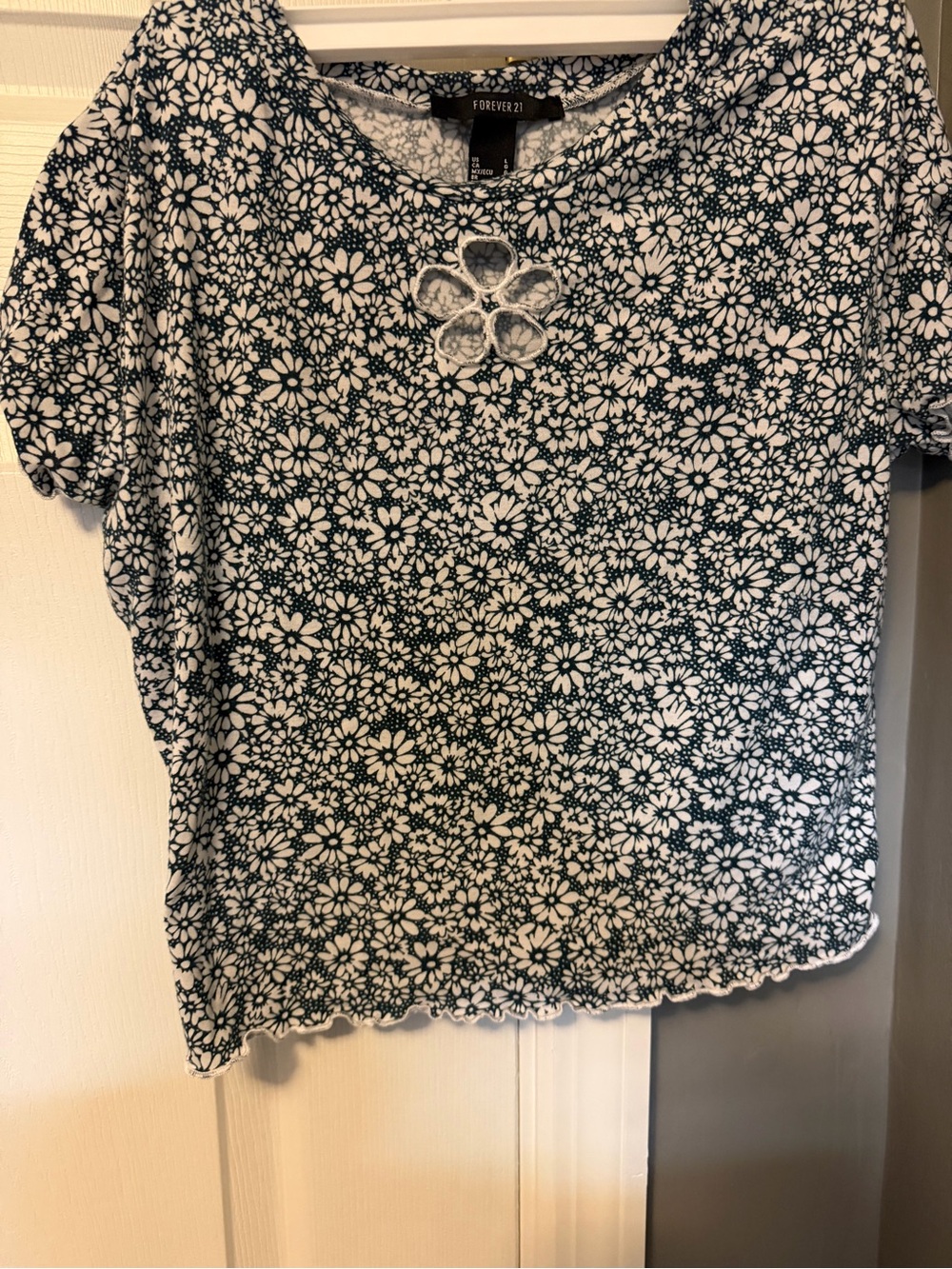 Forever 21 Navy and White Floral Short Sleeve Tee with Lace Accent